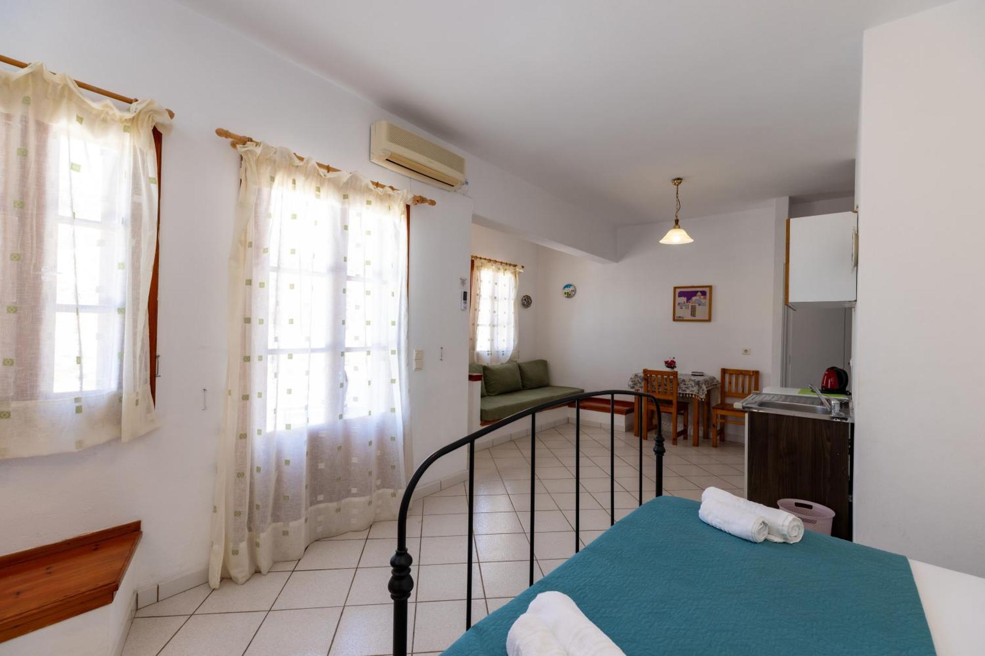 Froudi Rooms Kamares  Exterior foto