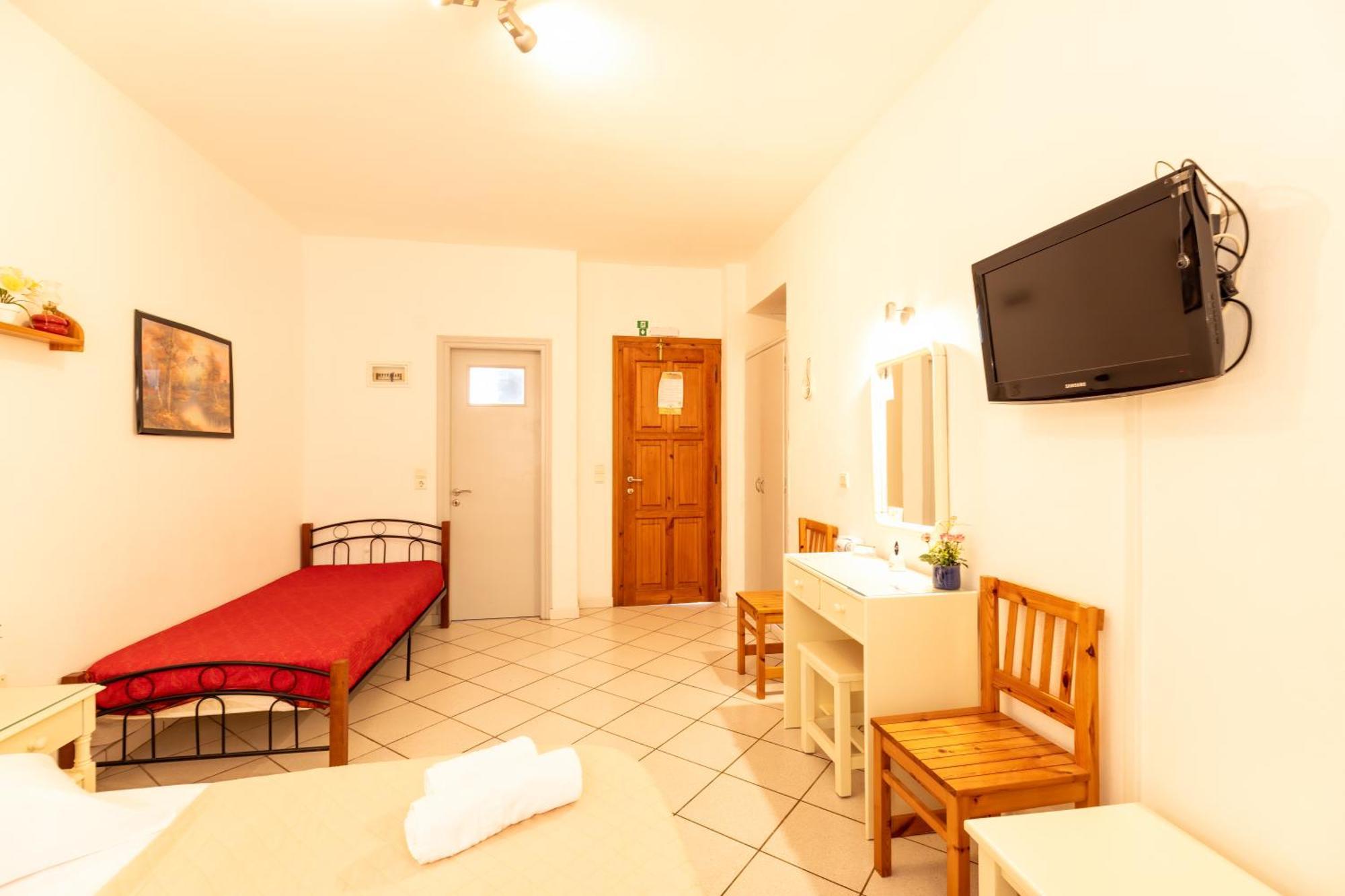 Froudi Rooms Kamares  Exterior foto